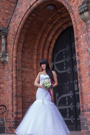 Robe de mariée naturel avec décoration dentelle manche nulle longueur au ras du sol avec zip