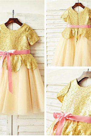 Robe cortège fille naturel avec fleurs encolure ronde de princesse jusqu'au sol