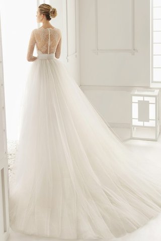 Robe de mariée charmeuse avec manche longue haut bas de col en v broder