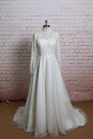 Robe de mariée classique elevé en tulle avec fronce de traîne moyenne