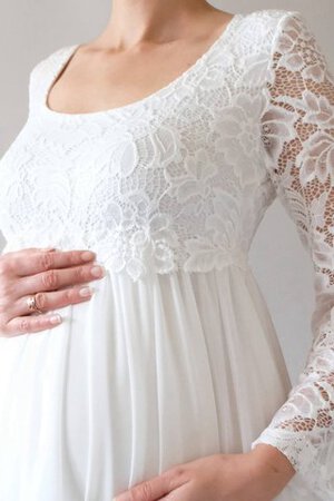 Robe de mariée avec manche longue fabuleux dans l'eglise simple romantique