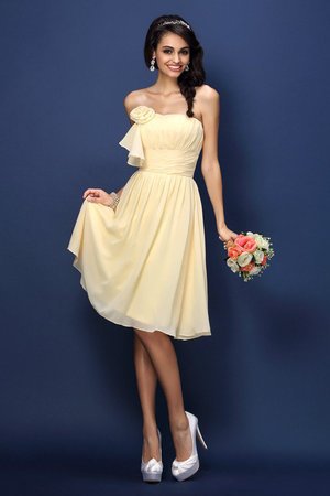 Choisissez judicieusement qui vous amenez pour acheter des robes 9ce2-qtiv9-robe-demoiselle-d-honneur-plisse-naturel-avec-chiffon-avec-fleurs-avec-fronce