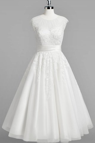 Robe de mariée ruché en dentelle avec manche épeules enveloppants ligne a au niveau de cou