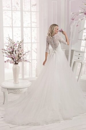 Robe de mariée longue festonné avec cristal textile en tulle longueru au niveau de sol