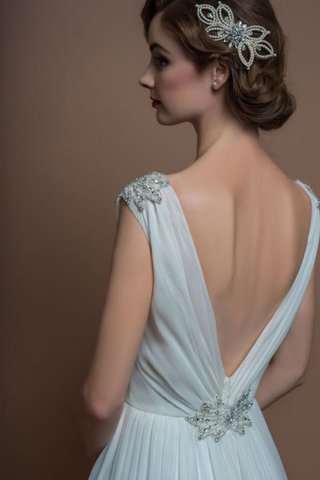 Robe de mariée naturel ligne a v col profonde col en bateau avec chiffon