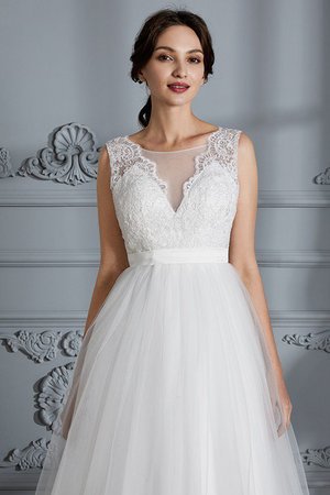 Robe de mariée v encolure en tulle manche nulle de princesse ligne a