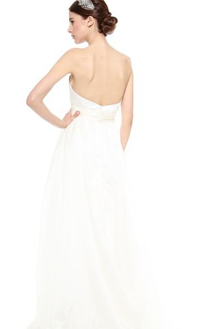 Robe de mariée plissage longue col en forme de cœur en plage ruché