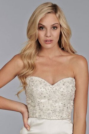 Robe de mariée naturel manche nulle de col en cœur en plage décolleté dans le dos