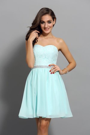 Robe de cocktail bref ligne a de princesse de col en cœur avec perle