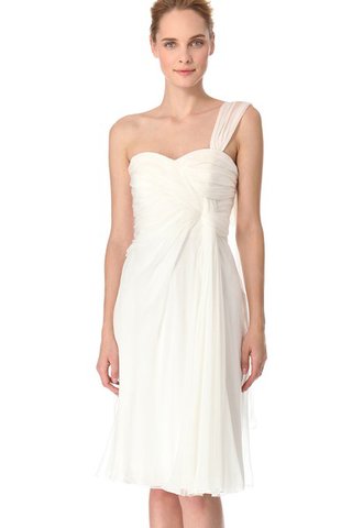 Robe de mariée plissé bref d'épaule asymétrique avec chiffon avec nœud