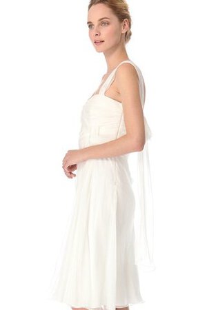 Robe de mariée plissé bref d'épaule asymétrique avec chiffon avec nœud