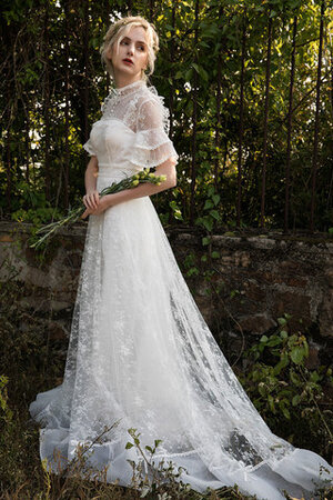 Robe de mariée avec décoration dentelle avec zip ligne a rêveur naturel