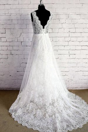 Robe de mariée distinguee avec décoration dentelle avec zip ligne a manche nulle