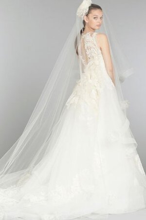 Vous pouvez trouver une robe de mariée longue et formelle 9ce2-t6xp0-robe-de-mariee-naturel-festonne-appliques-de-mode-de-bal-avec-decoration-dentelle