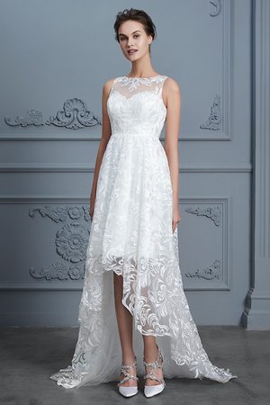 Robe de mariée manche nulle élégant silhouette asymétrique de princesse ligne a