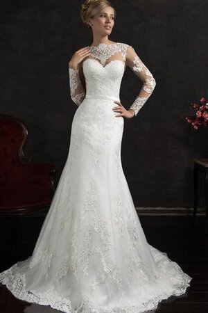 Robe de mariée sage distinguee trou de serrure dos nu appliques