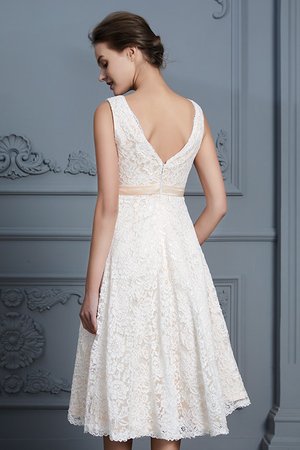 Robe de mariée angélique de col en v avec sans manches ligne a naturel