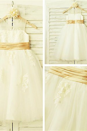 Robe cortège fille fermeutre eclair manche nulle de princesse en tulle ligne a