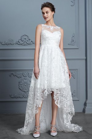 Robe de mariée manche nulle élégant silhouette asymétrique de princesse ligne a