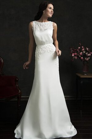 Robe de mariée facile col ras du cou avec zip avec décoration dentelle de traîne moyenne