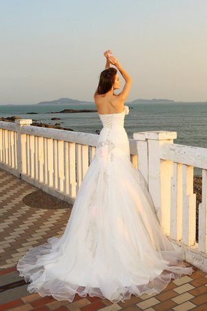 Robe de mariée en satin de traîne mi-longue de mode de bal en plage manche nulle