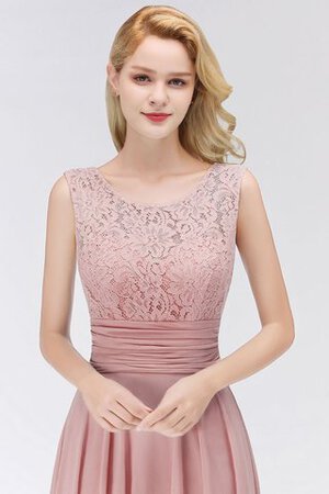 Robe de bal mignonne de fourreau ruchés plongeants avec sans manches classique