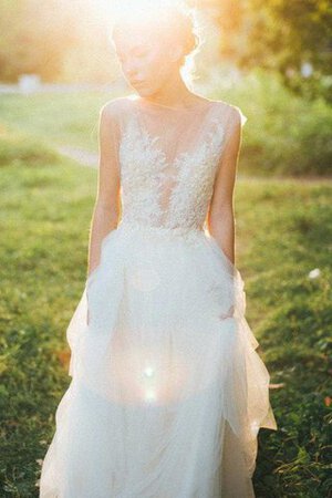 Robe de mariée romantique ligne a de traîne moyenne de traîne courte v col profonde