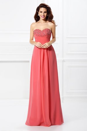 Robe de soirée longue jusqu'au sol avec chiffon avec perle ligne a