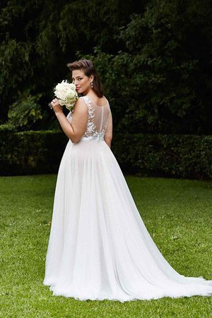 Robe de mariée a-ligne junoesque en tulle avec décoration dentelle naturel