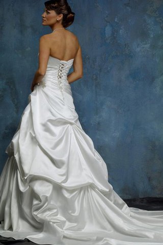 Robe de mariée en satin ample de mode de bal manche nulle longueur au ras du sol