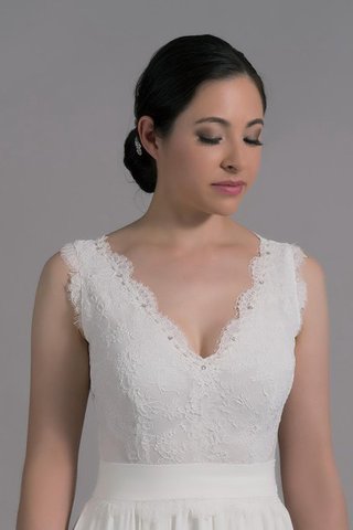 Robe de mariée facile en dentelle fermeutre eclair jusqu'au sol avec ruban