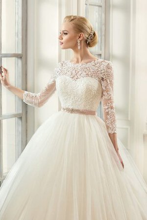 Robe de mariée classique col en bateau avec ruban jusqu'au sol appliques