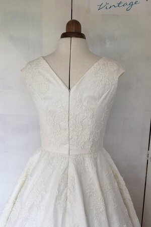 Robe de mariée simple classique arrivée au mollet avec manche courte ligne a