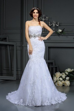 Robe de mariée avec perle de bustier cordon manche nulle avec décoration dentelle