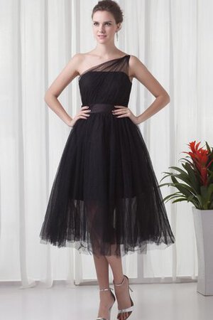 Robe douce seize longueur mollet ruché d'épaule asymétrique en tulle ligne a