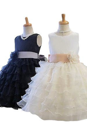 Robe cortège fille de princesse en tulle ligne a avec fleurs au niveau de cou