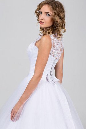 Robe de mariée naturel avec nœud ceinture avec décoration dentelle jusqu'au sol