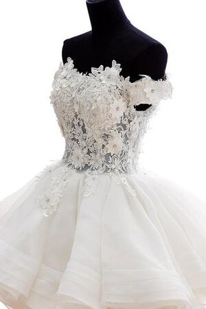 Robe de mariée nature epaule nue avec perle avec décoration dentelle ligne a