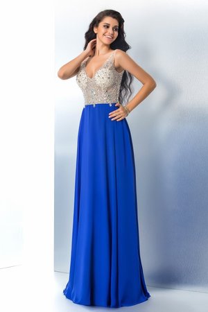 Robe de bal longue naturel larges bretelles décolleté dans le dos avec chiffon