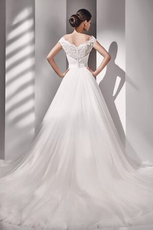 Robe de mariée festonné modeste en tulle avec bouton a plage