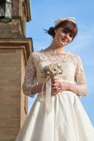 Robe de mariée modeste en 3/4 manche ligne a de col haut lache