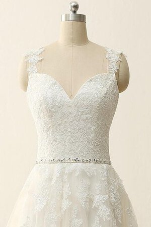 Robe de mariée avec perle avec sans manches col en forme de cœur de traîne courte a-ligne