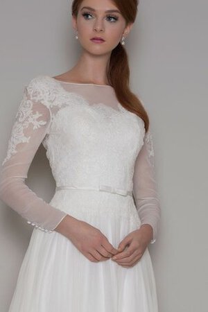 Robe de mariée plissé avec chiffon col en bateau avec ruban boutonné