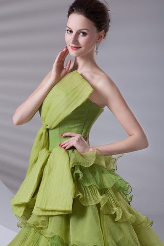 Robe de quinceanera de bustier avec nœud de mode de bal ligne a avec gradins
