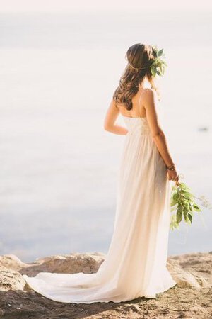 Robe de mariée nature plissé en taffetas manche nulle bandouliere spaghetti