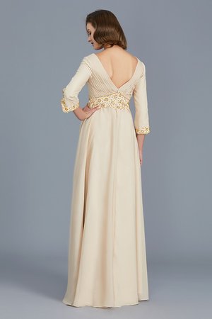 Robe mère de mariée de col en v en chiffon avant-gardiste de princesse de lotus