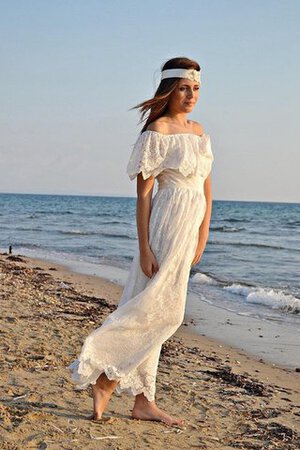 Robe de mariée simple ceinture en dentelle epaule nue a plage