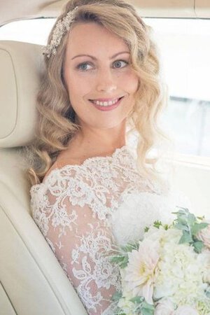 Robe de mariée romantique en dentelle avec manche 3/4 manche nulle fermeutre eclair