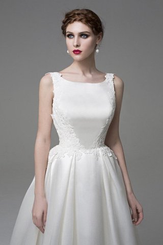 Robe de mariée charmeuse luxueux avec décoration dentelle col en bateau en satin