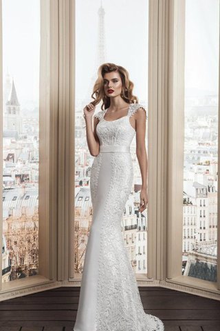 Robe de mariée col u profond cordon de traîne courte en forme bretelles spaghetti